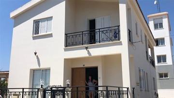 REF:  EVD12 Three Bed Part Furnished House €650PCM
