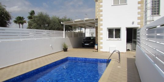 REF: L6RENA Modern Three Bed Villa with Private Pool – 200m to the Beach – €1200pcm