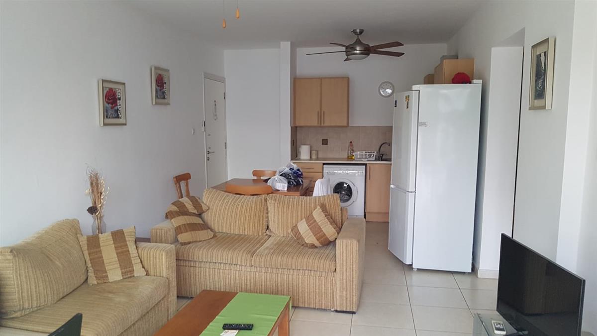REF:  YCF2-003 Very nice two bed Ground Floor apt €475pcm on Complex with a Pool