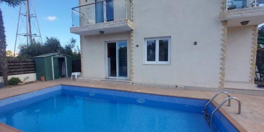 REF:  MDV19 Two Bed Villa with private pool.  Protaras €850pcm 12 month rental