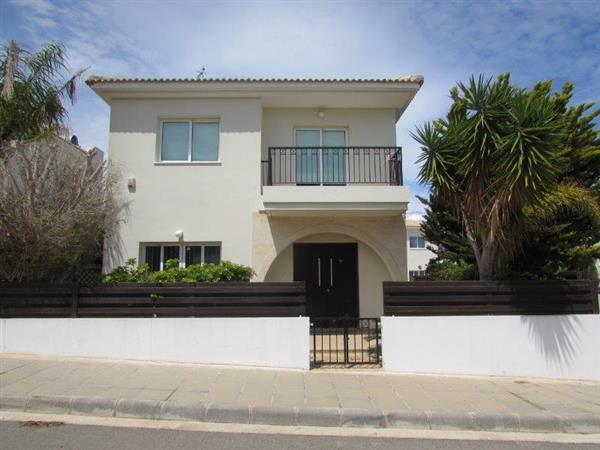 REF:  XV14 Furnished Two bed Detached House with private Pool €600.00 pcm