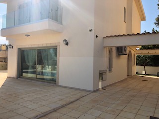 REF:  GMV5 Four bed, 2.5 bath Villa, Overflow Pool, Pernera €1500 per month (12 month contract)