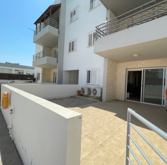 REF:  KEA12 One bed apartment with large patio only €375pcm Non Neg