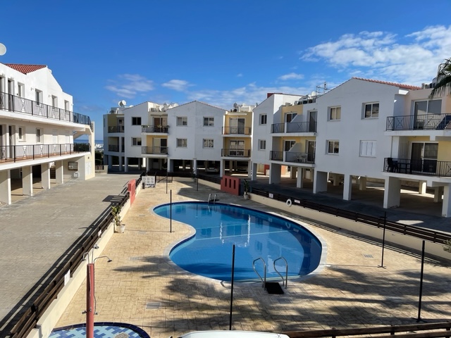 REF:  NLF6 Two bedroom Top Floor Nicely Furnished Apt, Paralimni €575 per month